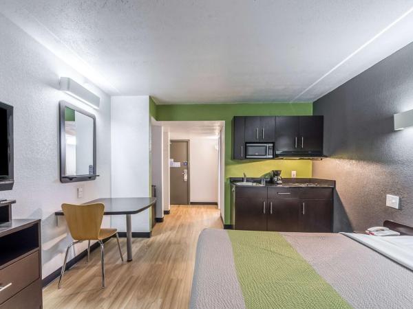 Studio 6-Indianapolis, IN : photo 7 de la chambre chambre lit queen-size deluxe - non-fumeurs