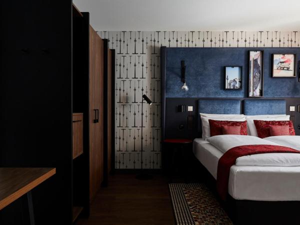 Hotel Indigo Berlin - East Side Gallery : photo 2 de la chambre chambre lit queen-size standard - accessible aux personnes à mobilité réduite