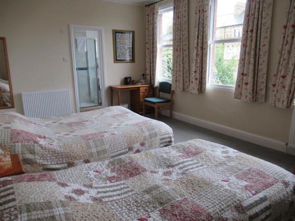 Acorn Guest House : photo 4 de la chambre chambre lits jumeaux spacieuse