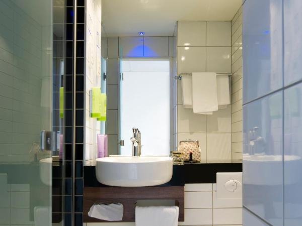 Holiday Inn Express Lille Centre by IHG : photo 1 de la chambre chambre lits jumeaux standard