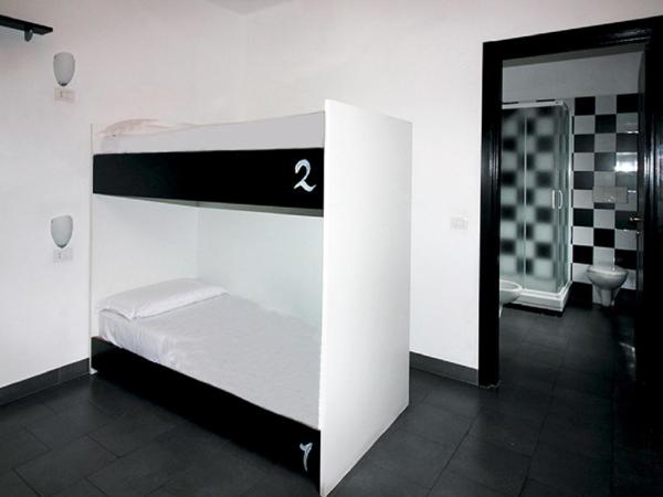 New Generation Hostel Milan Center : photo 6 de la chambre lits superposés dans dortoir mixte de 2 lits