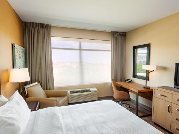 Holiday Inn San Antonio Northwest- SeaWorld Area, an IHG Hotel : photo 1 de la chambre chambre lit king-size standard