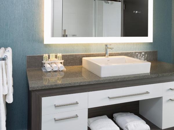 Holiday Inn Express Quebec City-Sainte Foy, an IHG Hotel : photo 3 de la chambre chambre lit king-size standard