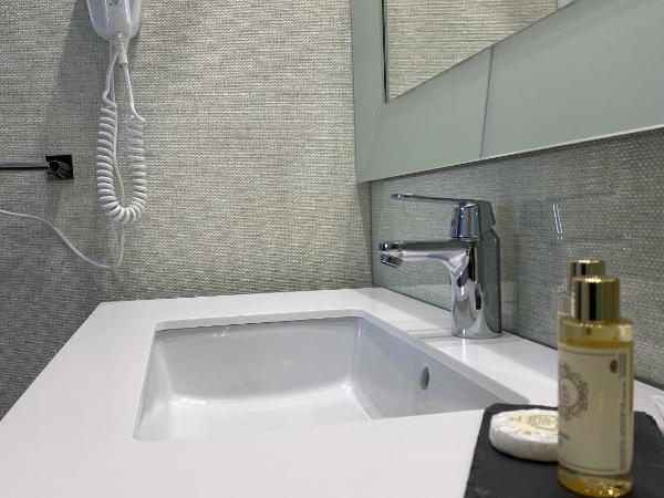 Golden Beach Guest House & Rooftop Bar : photo 1 de la chambre chambre lits jumeaux premium - vue sur mer