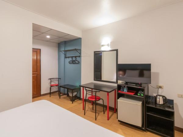 Intown Residence : photo 7 de la chambre chambre double suprieure art