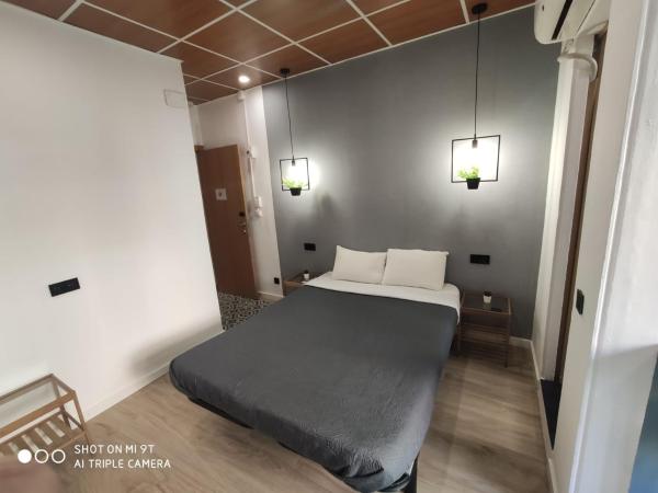 Barcelona Rooms 294 : photo 4 de la chambre chambre familiale avec salle de bains privative et kitchenette