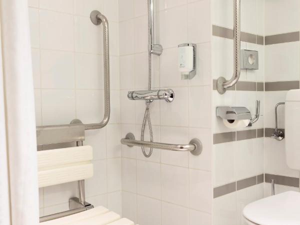 Holiday Inn Vienna City, an IHG Hotel : photo 3 de la chambre chambre lit queen-size - accessible aux personnes à mobilité réduite