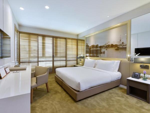 Grande Centre Point Ploenchit : photo 2 de la chambre suite balcon angle