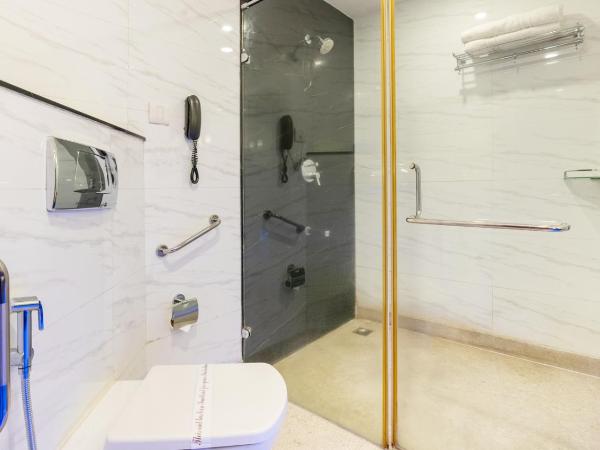 SFO Hotel and Suites : photo 2 de la chambre chambre double club