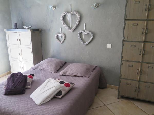 Villa fiora chambre : photo 2 de la chambre chambre double deluxe avec douche