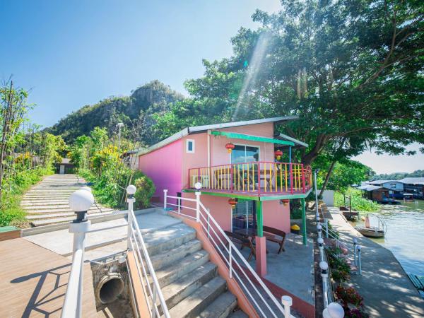 Golden Dragon Kanchanaburi : photo 6 de la chambre chambre double deluxe avec balcon
