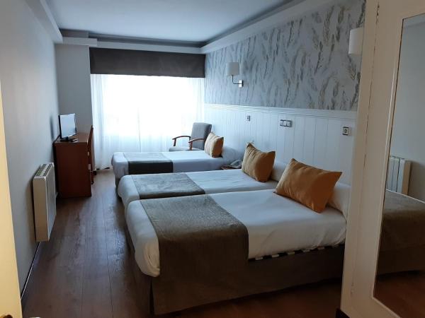 Hotel Almirante : photo 3 de la chambre chambre triple