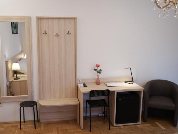 Anna Panzió & Wellness Siófok : photo 8 de la chambre chambre double ou lits jumeaux deluxe - vue sur lac