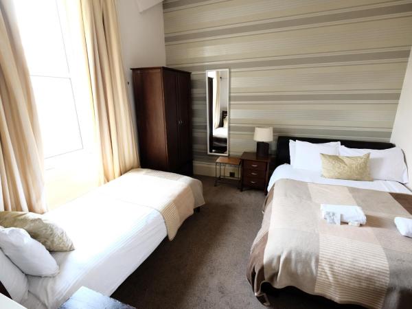 Balmore Guest House : photo 3 de la chambre chambre triple