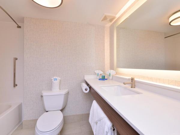 Holiday Inn Express Hotel & Suites Indianapolis Dtn-Conv Ctr, an IHG Hotel : photo 5 de la chambre chambre standard avec 2 lits queen-size