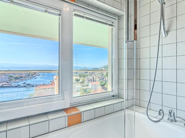 Hotel Villa Dvor : photo 10 de la chambre chambre double supérieure avec balcon - vue sur mer