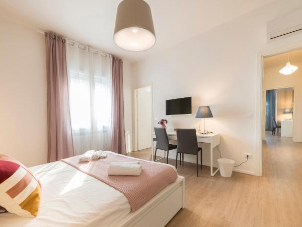 Villa Due Giardini : photo 1 de la chambre chambre double avec salle de bains privative