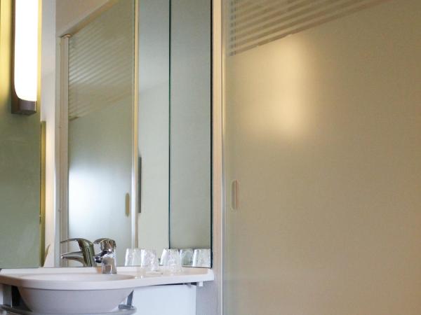 ibis budget Cholet Centre : photo 6 de la chambre chambre triple