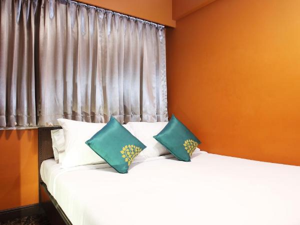 Violet Tower at Khaosan Palace : photo 4 de la chambre chambre double ambre