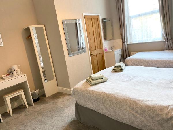 Friars Rest Guest House : photo 1 de la chambre chambre triple