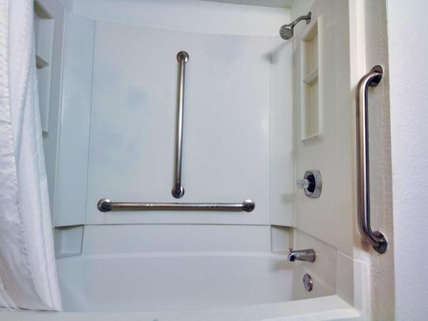 Motel 6 Dallas - Fair Park : photo 5 de la chambre chambre quadruple - fumeurs