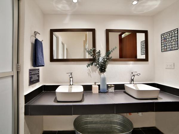 Hostal Ten to Ten Puerto Vallarta : photo 5 de la chambre lit simple dans dortoir mixte