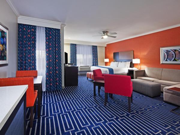 Holiday Inn Express & Suites Houston East, an IHG Hotel : photo 2 de la chambre suite lit king-size – non-fumeurs