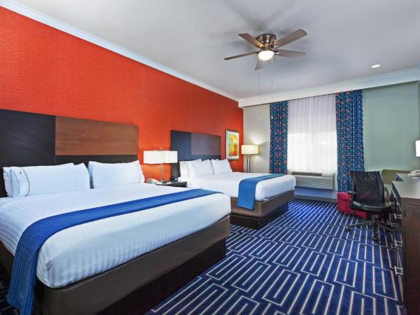 Holiday Inn Express & Suites Houston East, an IHG Hotel : photo 3 de la chambre deluxe room with two king beds - non-smoking