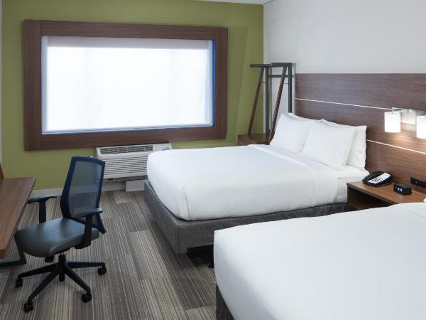 Holiday Inn Express & Suites - Orlando At Seaworld, an IHG Hotel : photo 5 de la chambre queen suite with two queen beds and mobility accessible tub - non-smoking