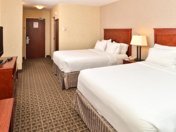 Holiday Inn Express Edmonton North, an IHG Hotel : photo 2 de la chambre chambre standard avec 2 lits queen-size