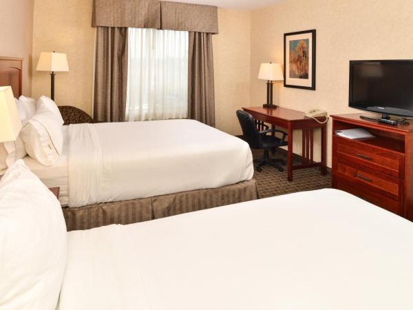Holiday Inn Express Edmonton North, an IHG Hotel : photo 3 de la chambre chambre standard avec 2 lits queen-size