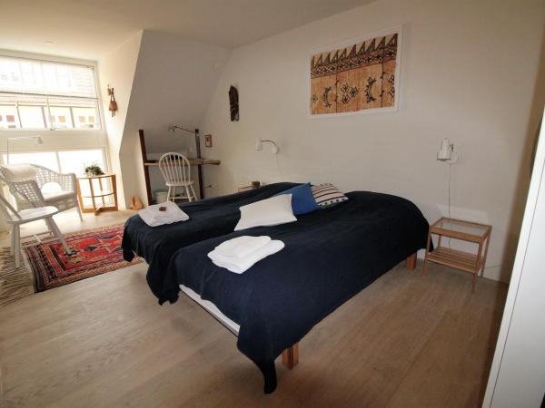 Odense City B&B : photo 9 de la chambre chambre double avec salle de bains commune