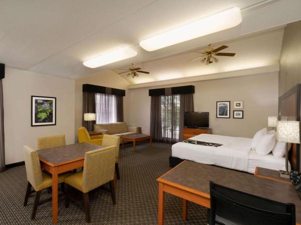 La Quinta Inn by Wyndham Nashville South : photo 6 de la chambre suite studio lit king-size - non-fumeurs