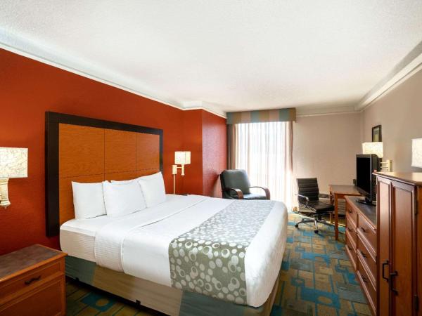 La Quinta by Wyndham Nashville Airport/Opryland : photo 2 de la chambre chambre lit king-size deluxe