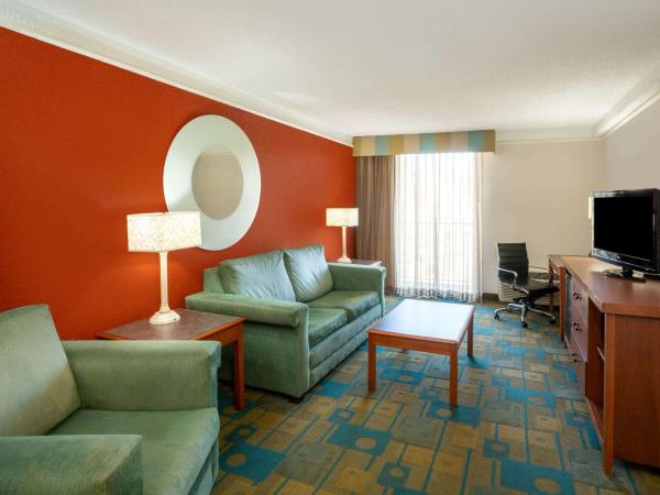 La Quinta by Wyndham Nashville Airport/Opryland : photo 4 de la chambre suite 1 chambre lit king-size - non-fumeurs