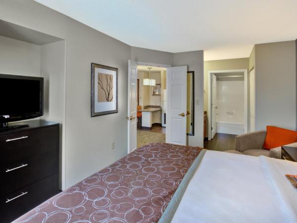 Staybridge Suites Louisville - East, an IHG Hotel : photo 5 de la chambre suite 1 chambre lit king-size