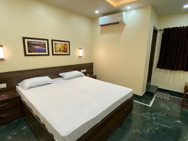 Shivam Hotels : photo 2 de la chambre chambre double deluxe (2 adultes + 1 enfant)
