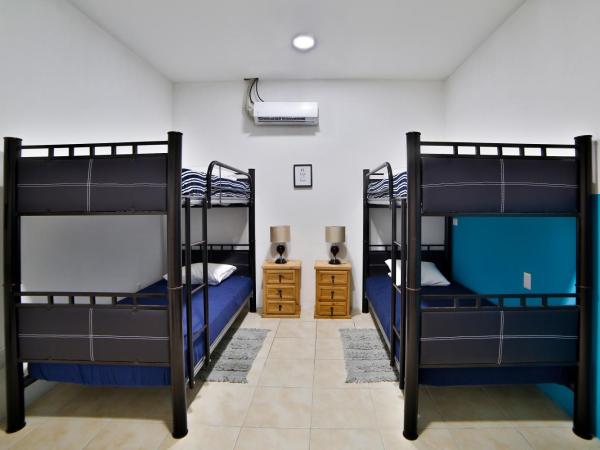 Hostal Ten to Ten Puerto Vallarta : photo 2 de la chambre lit dans dortoir mixte de 4 lits