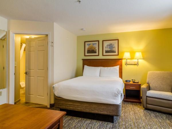 Candlewood Suites Jacksonville East Merril Road, an IHG Hotel : photo 1 de la chambre studio lit queen-size - non-fumeurs