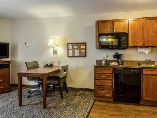 Candlewood Suites Jacksonville East Merril Road, an IHG Hotel : photo 6 de la chambre studio lit queen-size - non-fumeurs