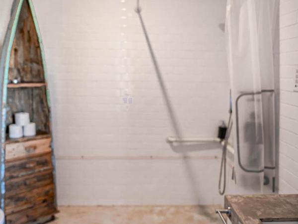 Surfers Lodge Peniche : photo 4 de la chambre chambre double - accessible aux personnes à mobilité réduite