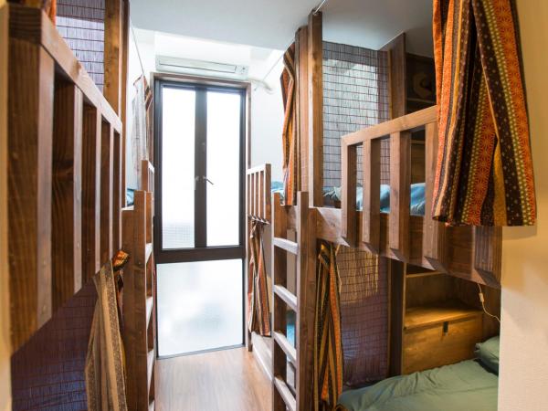 Osaka Guest House U-En : photo 4 de la chambre lit dans dortoir mixte de 12 lits