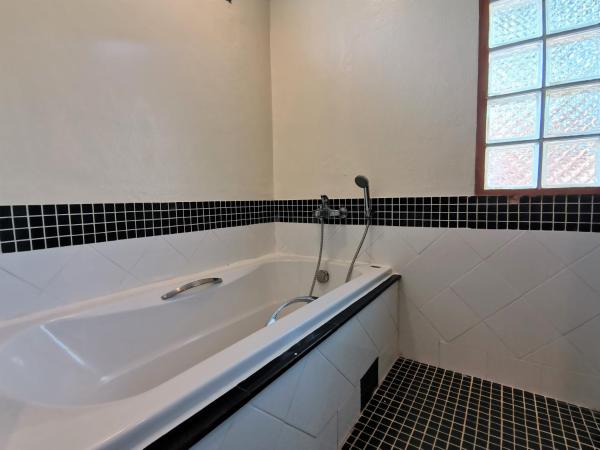 Holiday Villa, Lanta : photo 1 de la chambre chambre double ou lits jumeaux