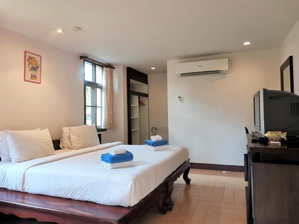 Holiday Villa, Lanta : photo 2 de la chambre chambre double ou lits jumeaux