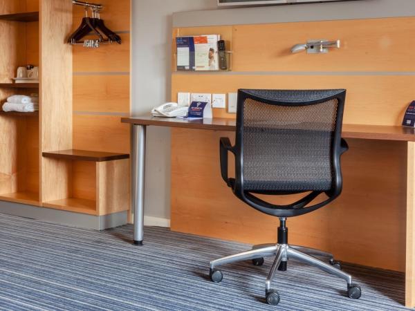 Holiday Inn Express Edinburgh - Royal Mile, an IHG Hotel : photo 8 de la chambre chambre double standard - accessible aux personnes à mobilité réduite