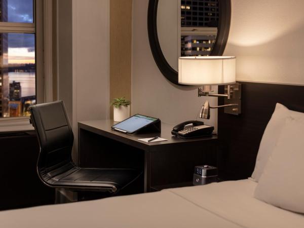 Executive Hotel Pacific : photo 1 de la chambre chambre lit queen-size deluxe