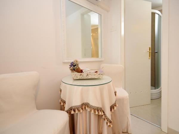 Villa Triana-Adults Only : photo 6 de la chambre chambre double