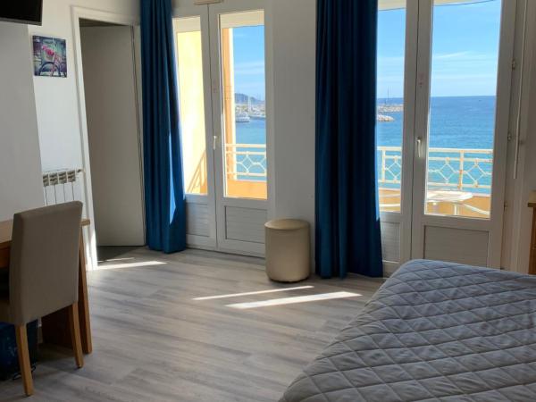 Hôtel Beau Rivage : photo 7 de la chambre chambre familiale avec balcon et vue sur la mer