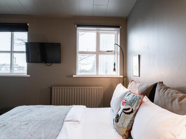 Hotel Leifur Eiriksson : photo 10 de la chambre chambre double avec vue sur l'Église