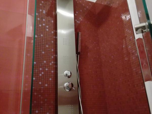 B&B Stefani : photo 3 de la chambre chambre double avec salle de bains privative